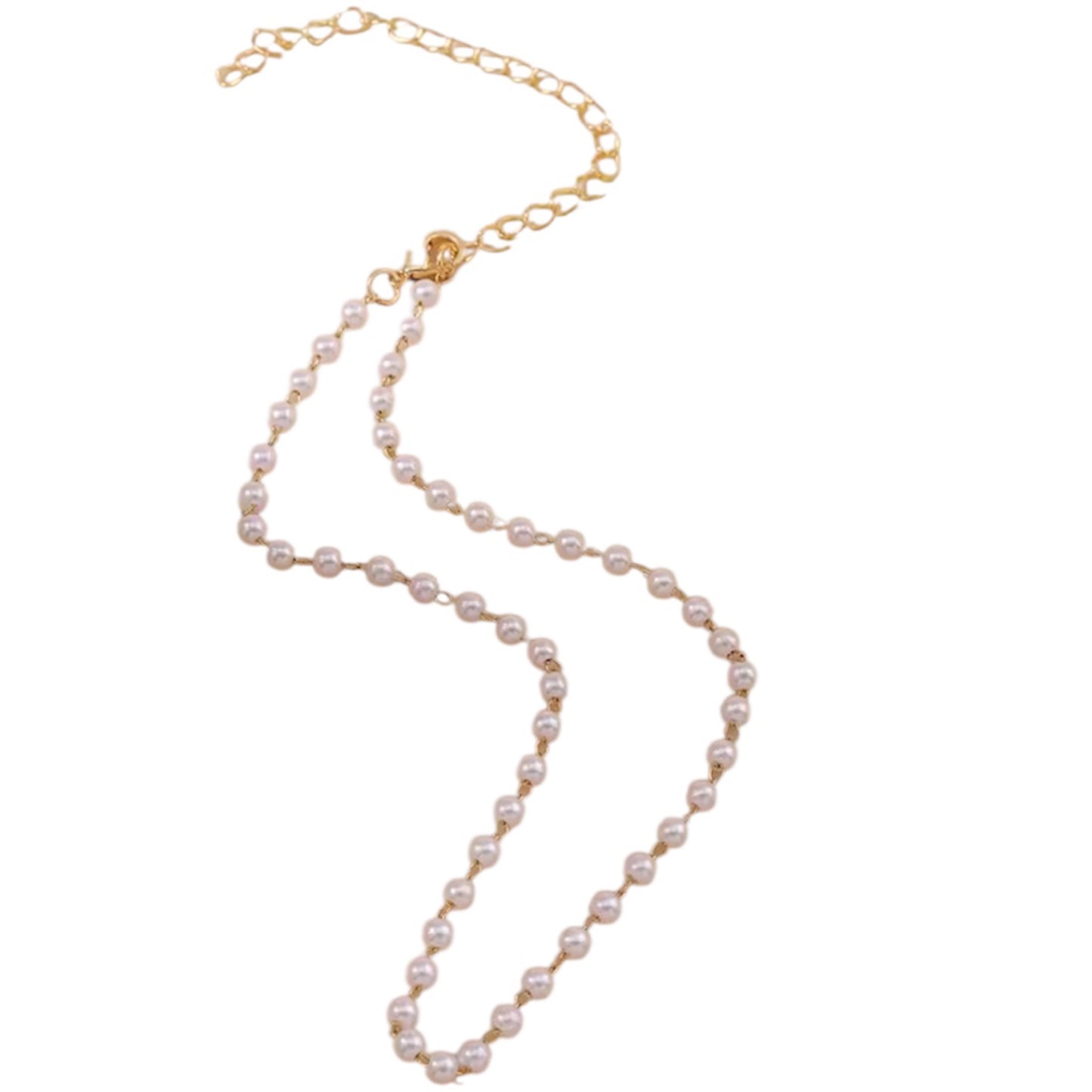 Delicate small pearl necklace