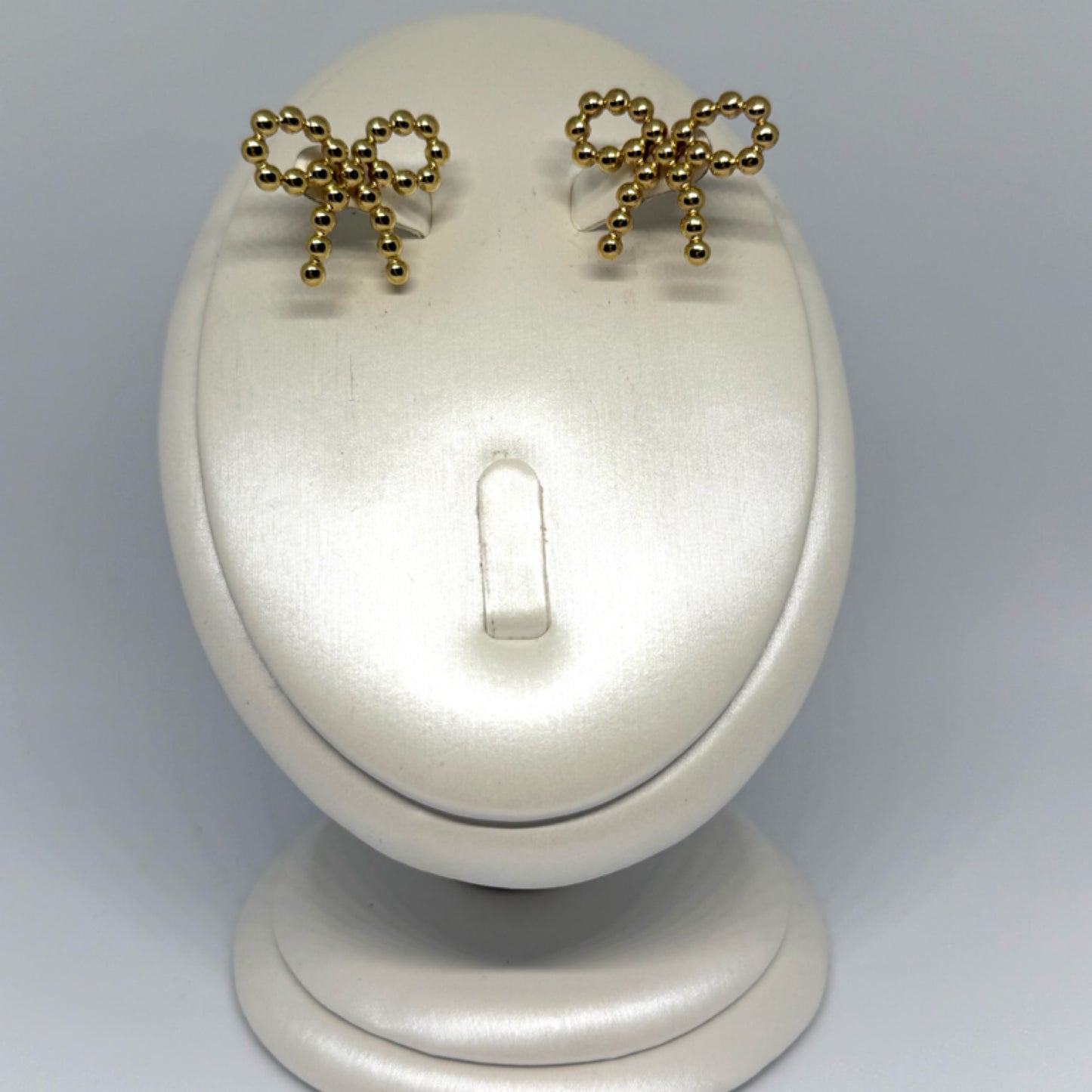 Bow bump earrings