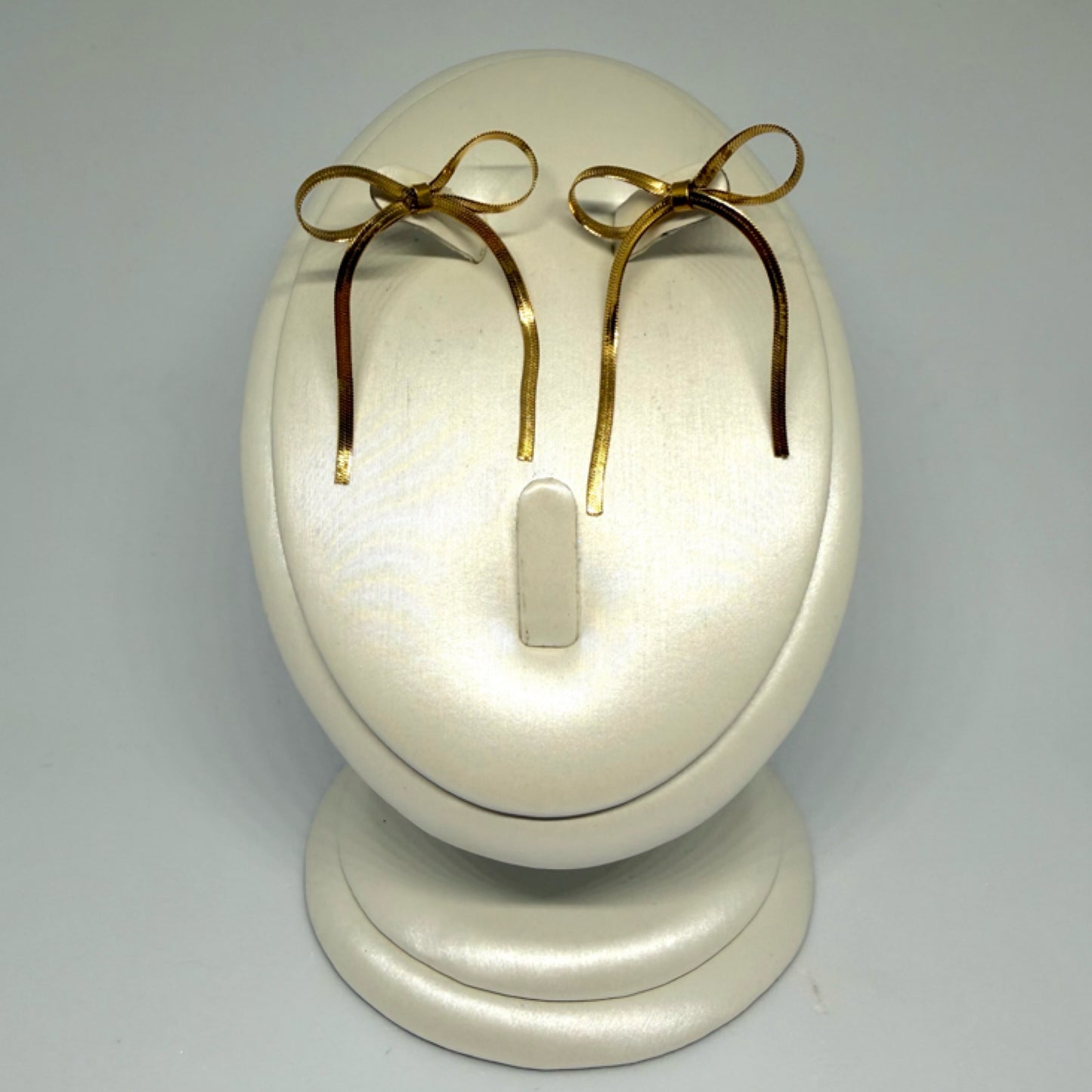 Mini bow knott earrings gold