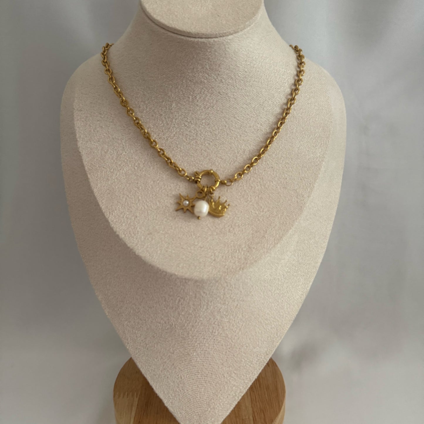 Star pearl charm necklace