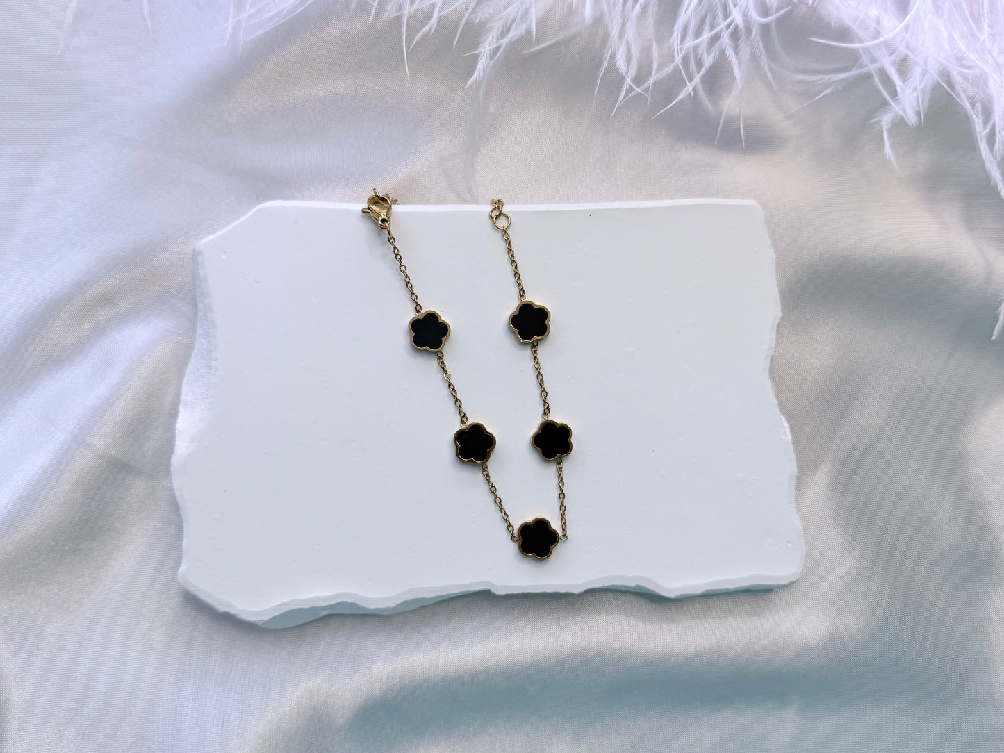 Clover bracelet black