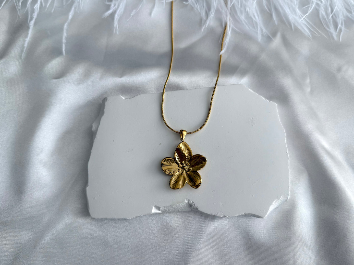 Hibiscus necklace