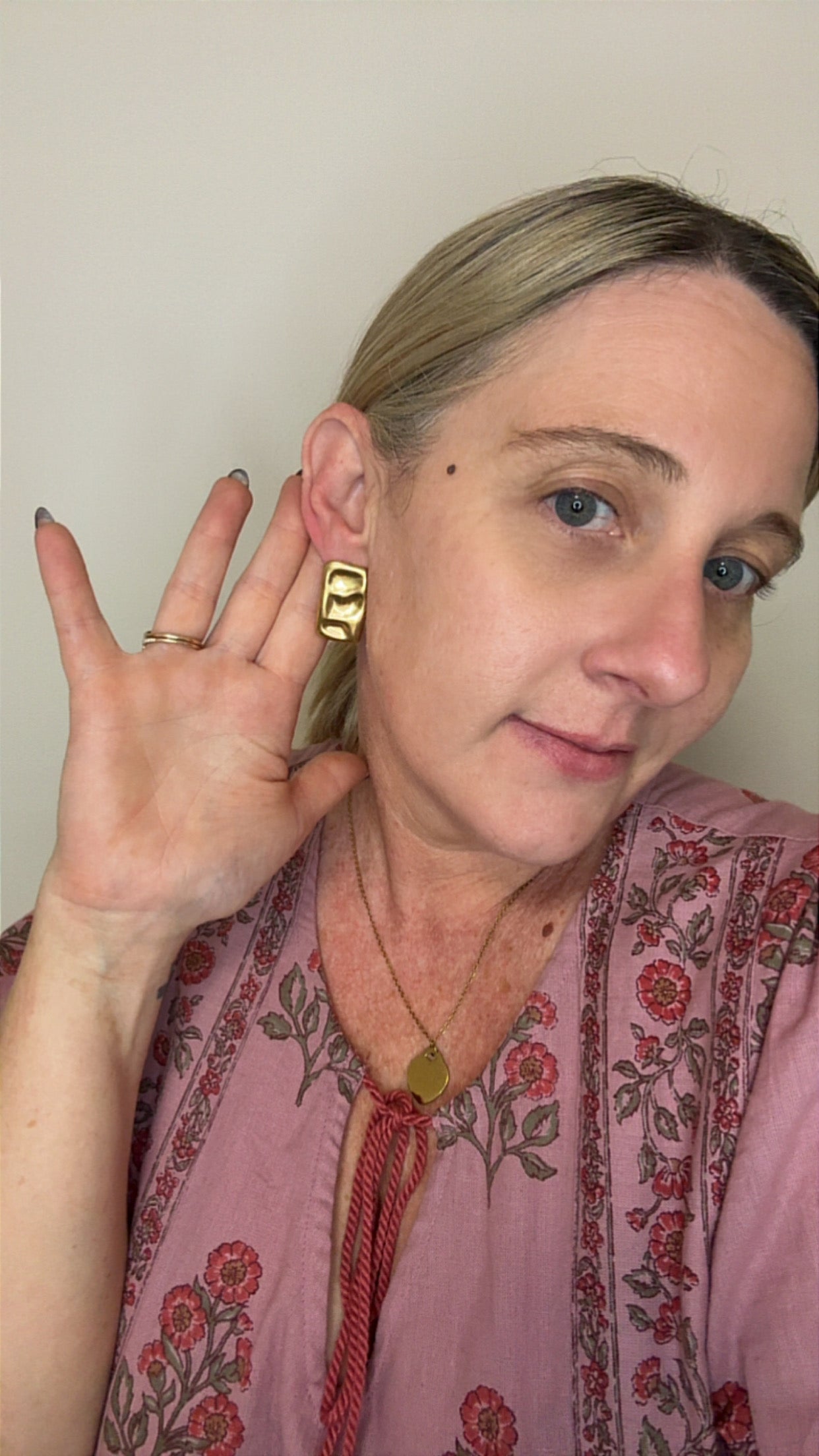 Irregular rectangle earrings gold