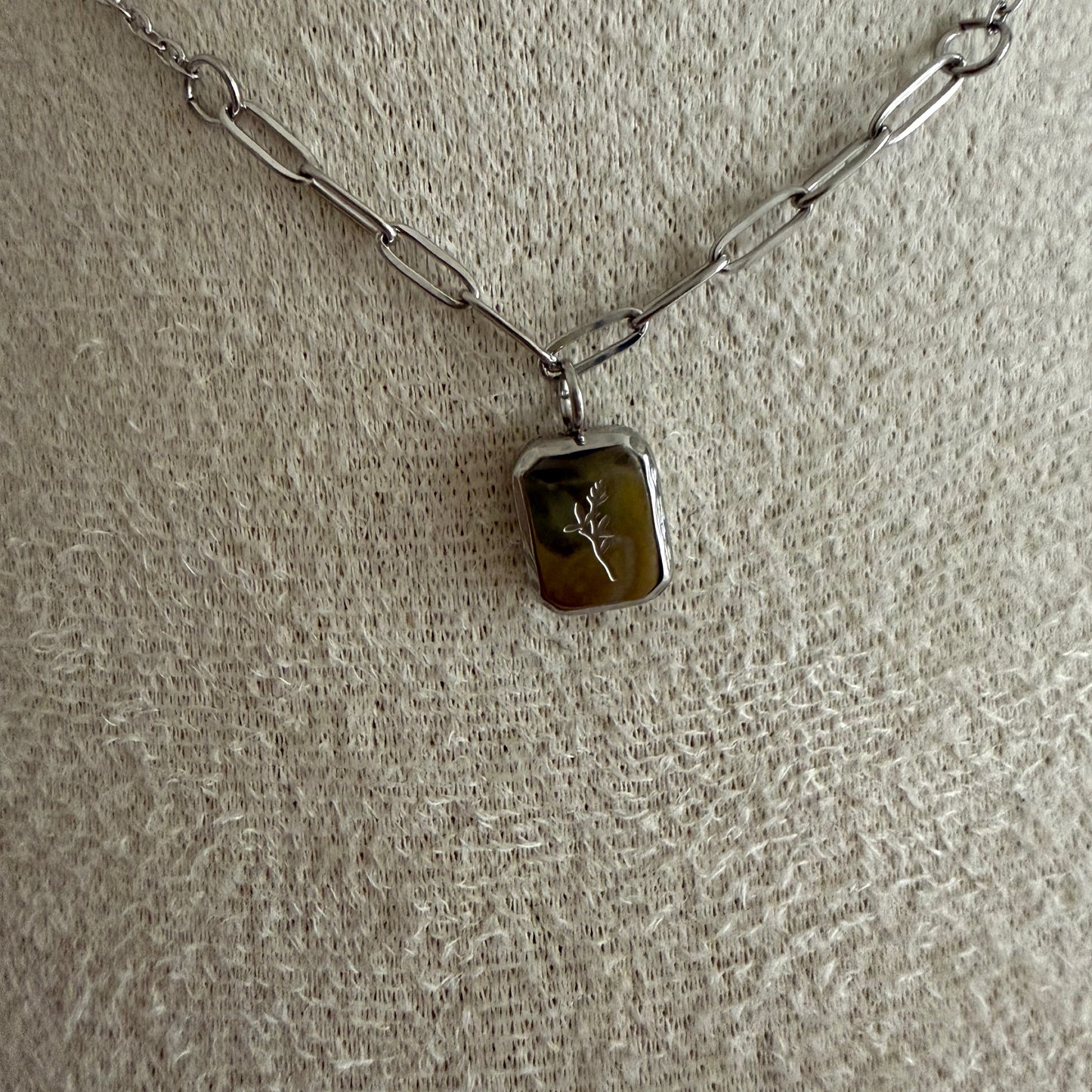 Flower pendant silver