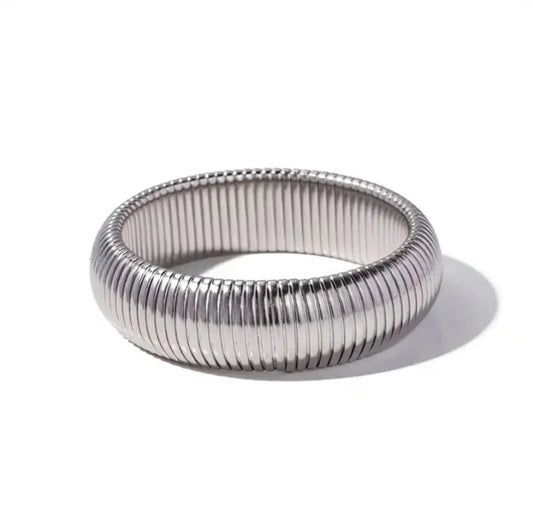 Ribbed soft silver bracelet