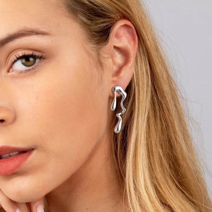 Liquid stud earrings silver