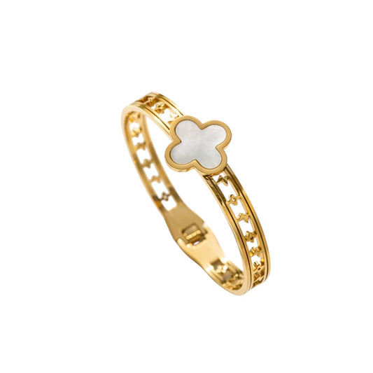 Clover clamshell white Bangle