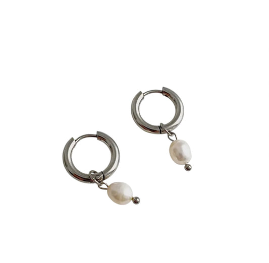 Pearl drop earrings silver